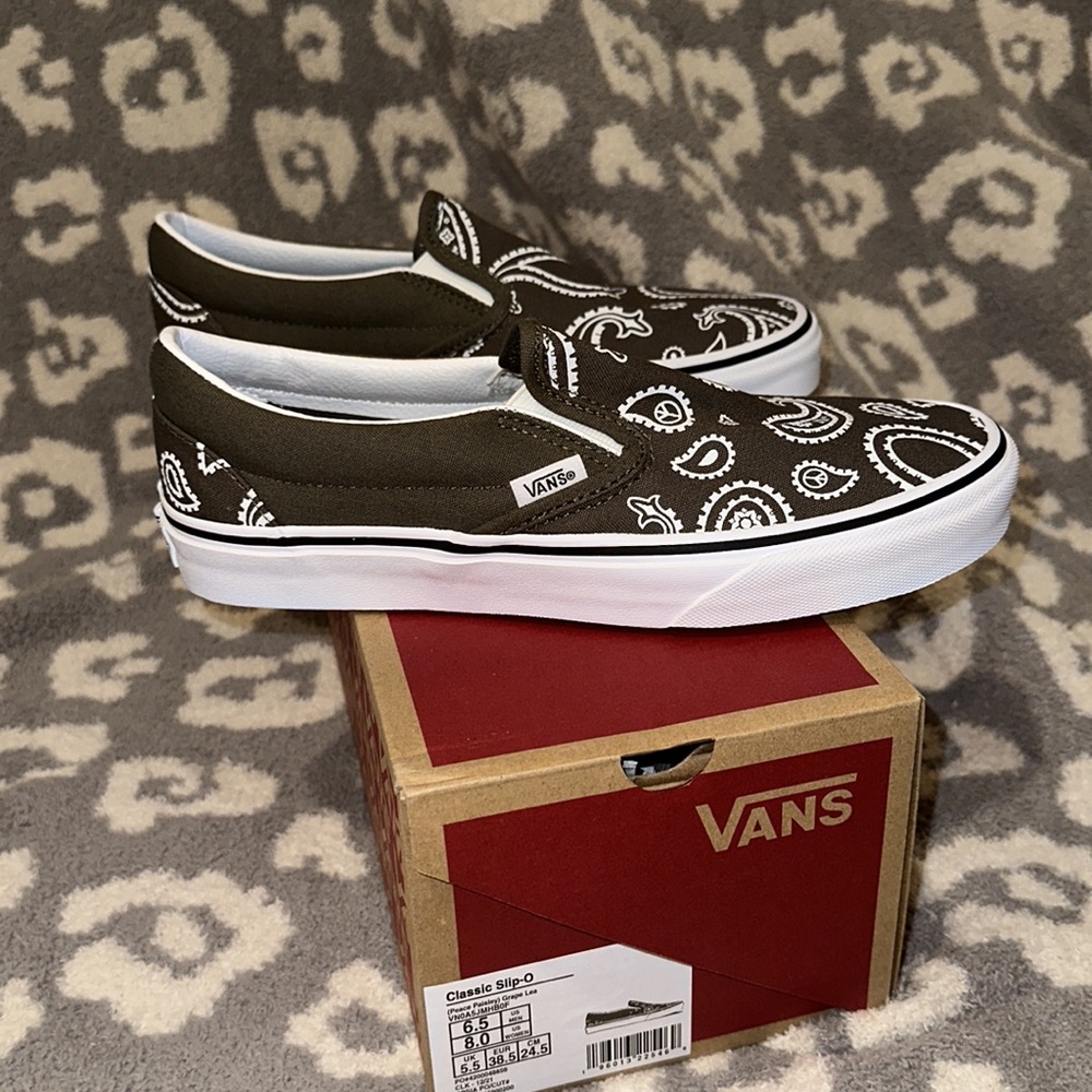 Classic Slip-on Vans New in Peace ✌🏻 Paisley & Grape Lea 😘 - Picture 13 of 17